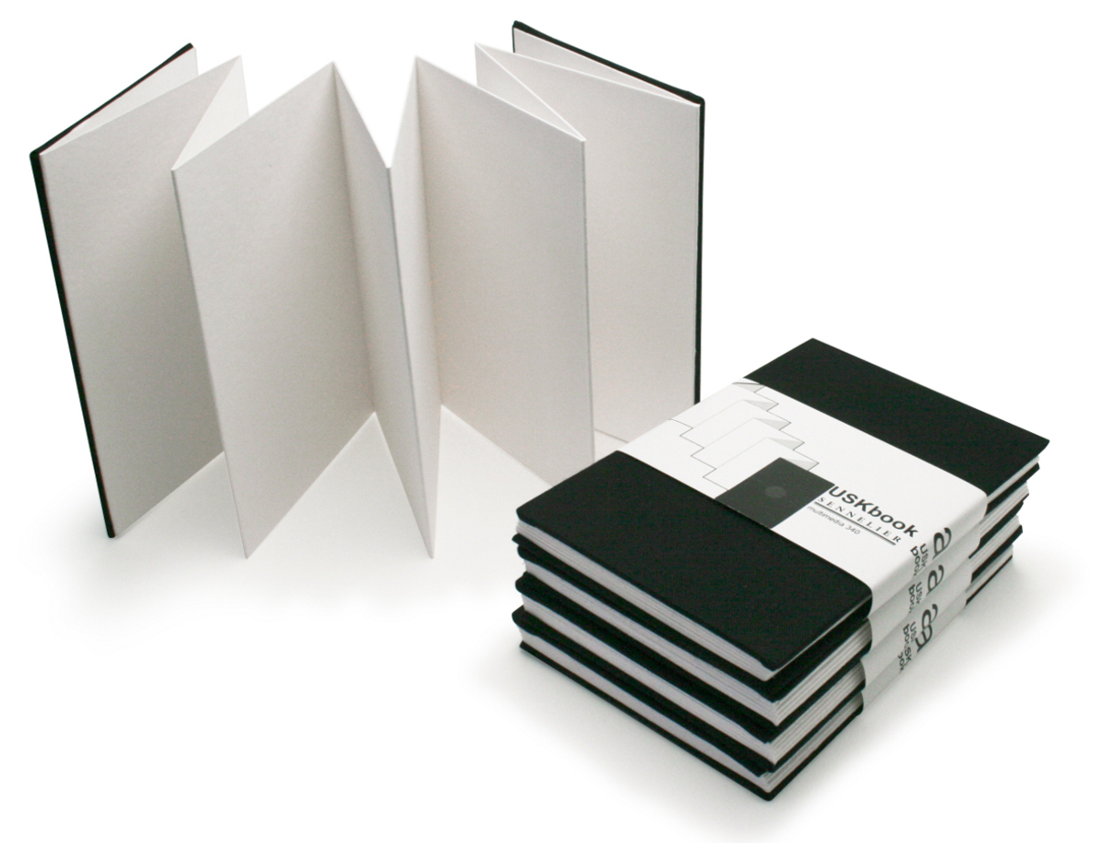 USKBook, das Skizzenbuch, das sich ausstellt USKBook, das Skizzenbuch, das sich ausstellt